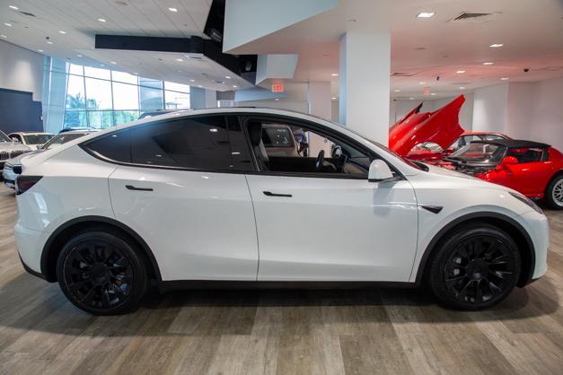 2022 tesla model y long range