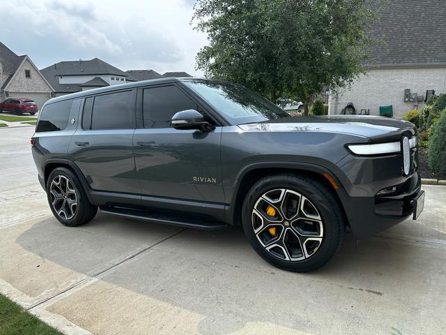 2023 rivian r1s adventure quad-motor large package