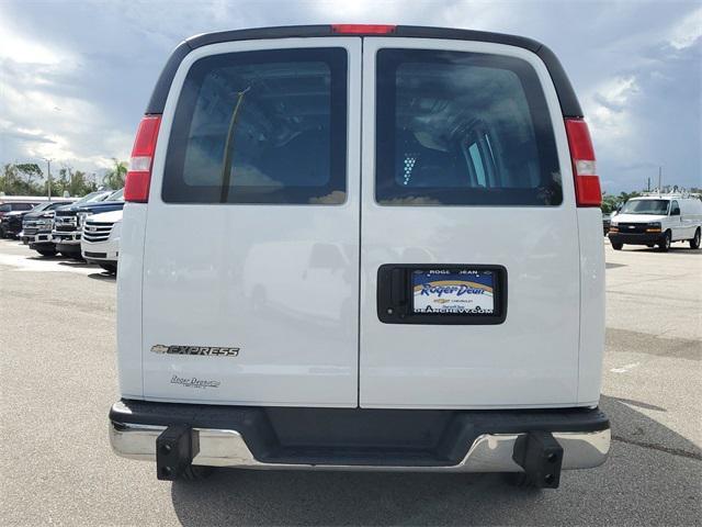 2022 chevrolet express 2500 work van