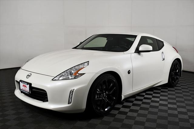 2017 nissan 370z touring