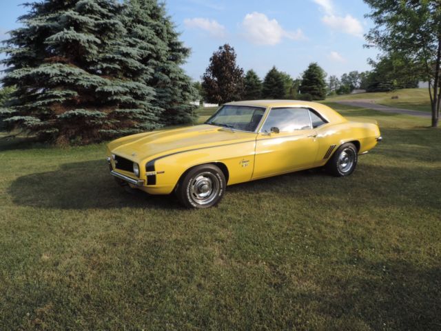 daytona yellow camaro ss
