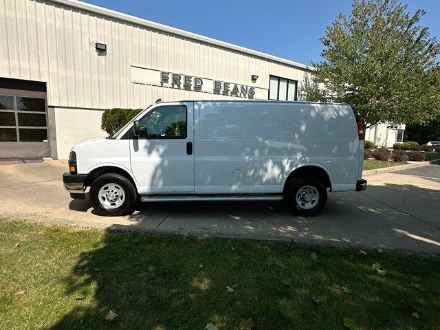 2022 chevrolet express 2500 work van