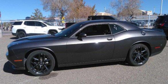 2022 dodge challenger sxt
