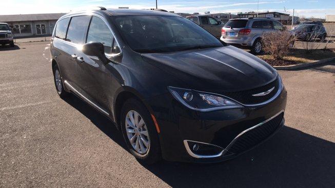 2017 chrysler pacifica touring-l for sale in great falls, montana