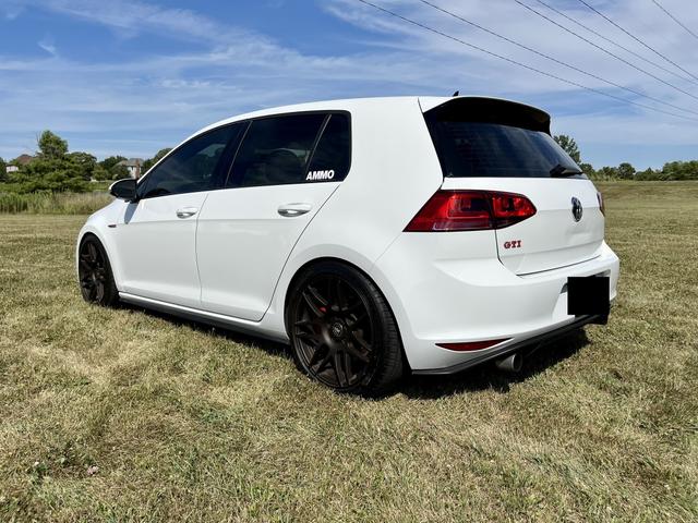 2017 volkswagen golf gti se 4-door