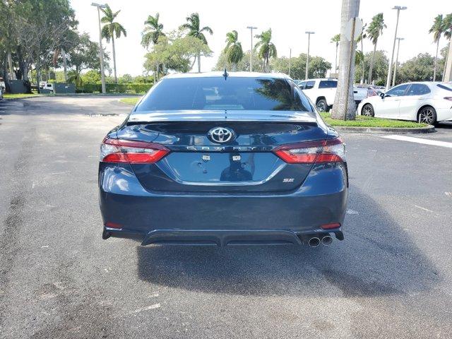 2021 toyota camry se
