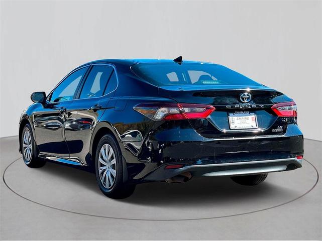 2022 toyota camry hybrid le