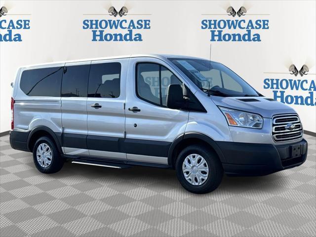 2017 ford transit-150 xlt
