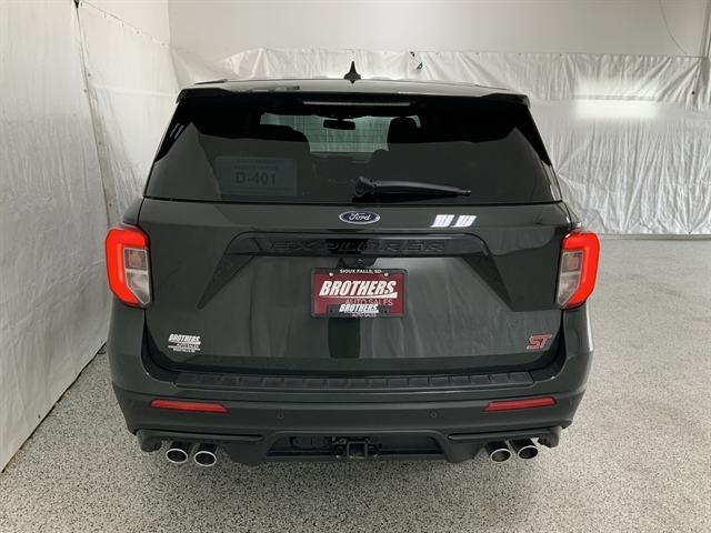 2022 ford explorer st