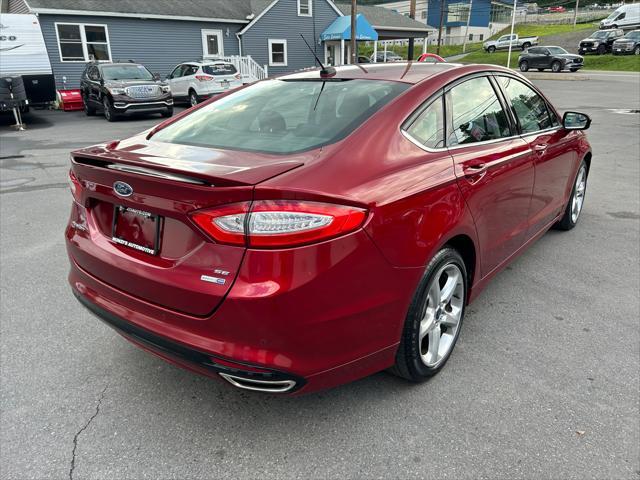 2016 ford fusion se