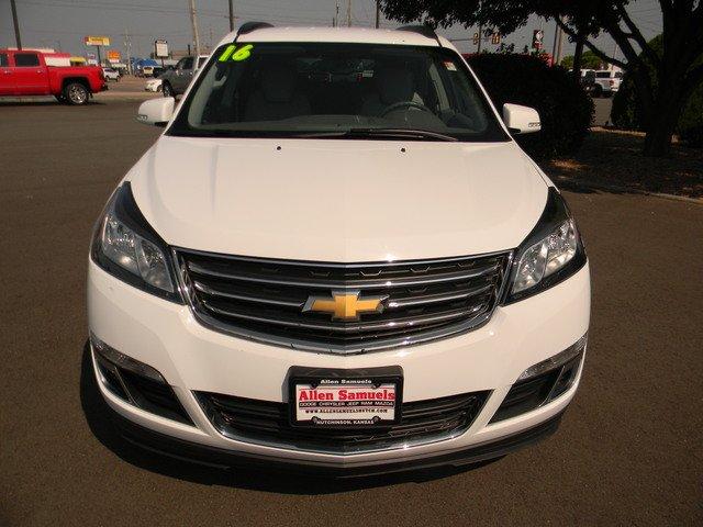 used 2016 chevrolet traverse fwd lt w/ 2lt hutchinson, ks 67502 for sale in hutchinson, kansas