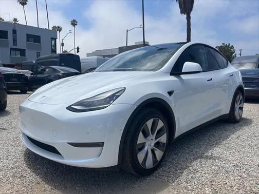 2022 tesla model y
