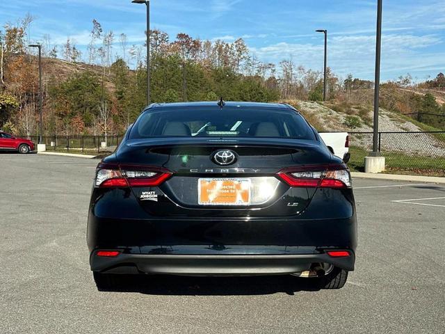 2021 toyota camry le