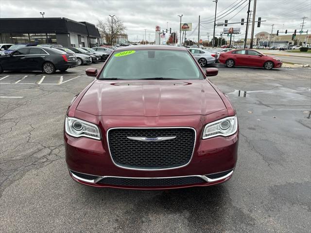 2019 chrysler 300 touring