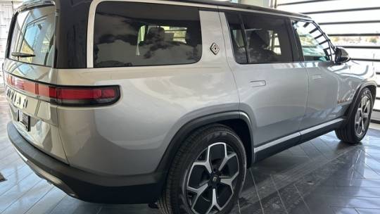 2023 Rivian R1S