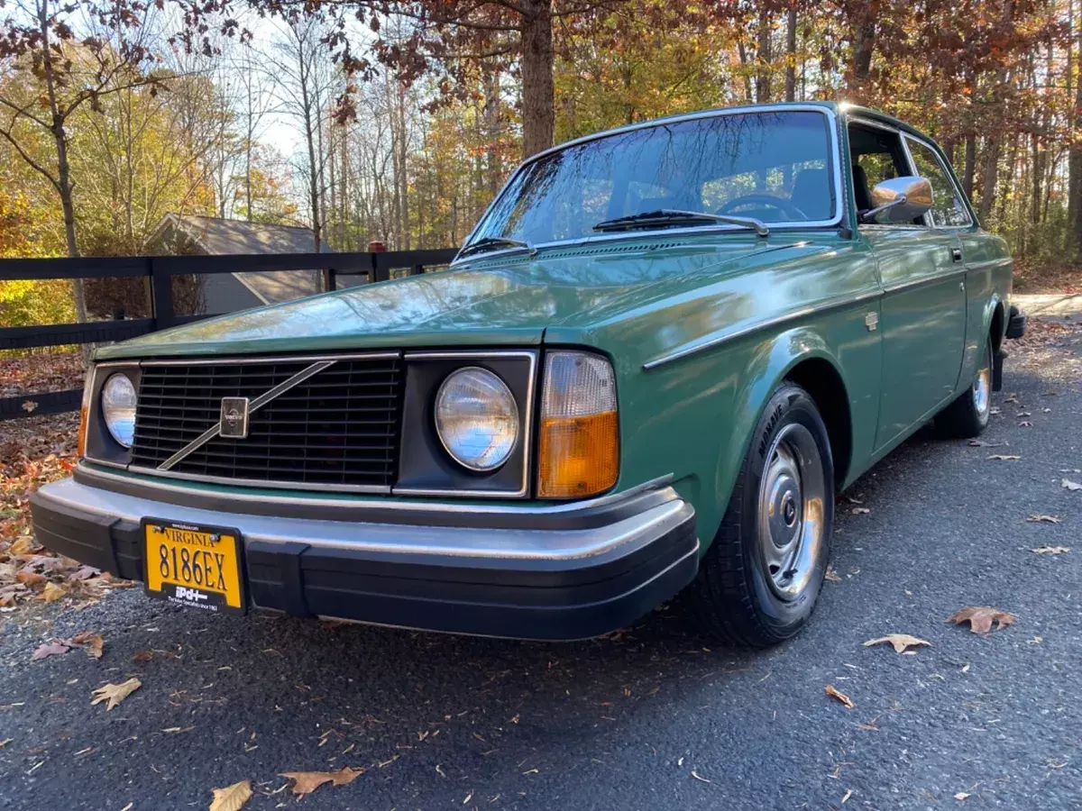 1979 volvo 242 4-speed manual "flat hood" with upgrades (240 122 140 544 1800)