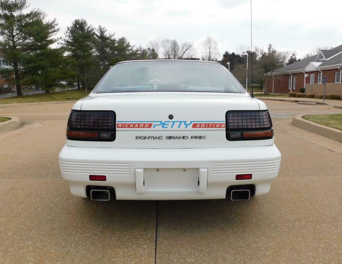 1991 pontiac grand prix se richard petty edition 467 miles one of 43 produced!!!