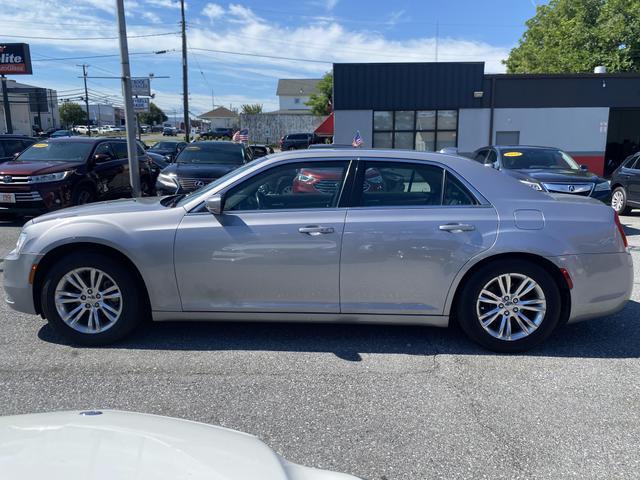 2017 chrysler 300 limited