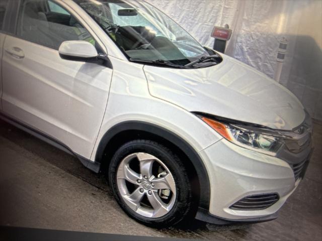 2022 honda hr-v lx