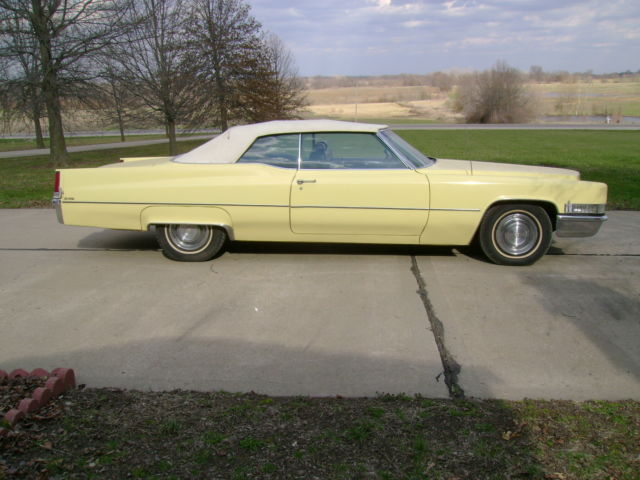 beautiful 1969 cadillac deville - yellow convertible, white top, black interior