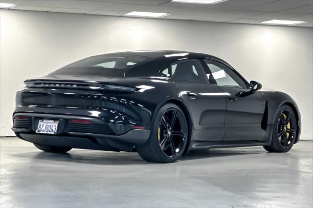 2022 porsche taycan turbo s