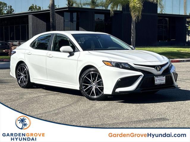 2022 toyota camry se