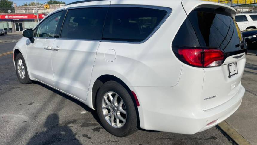 2021 chrysler voyager lx