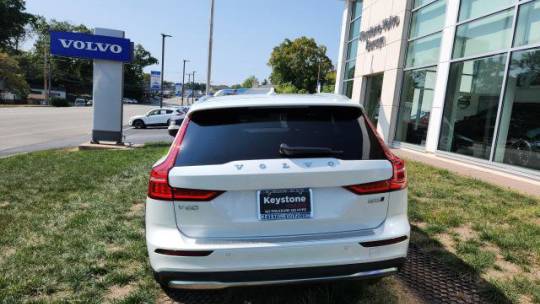 2024 volvo v60 cross country b5 plus