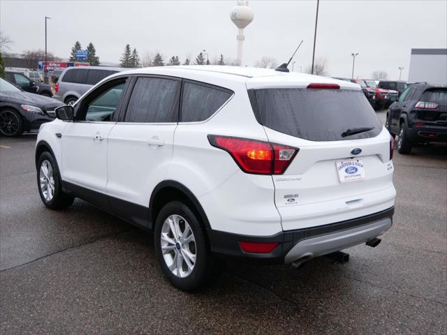 2019 ford escape se