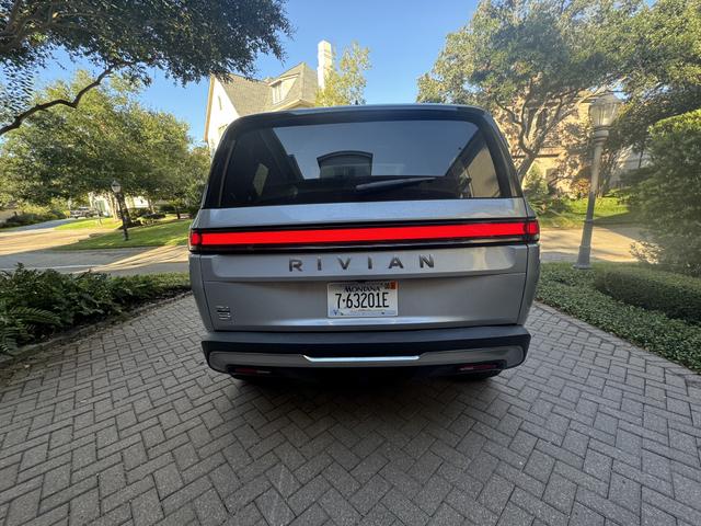 2025 rivian r1s adventure dual-motor max pack