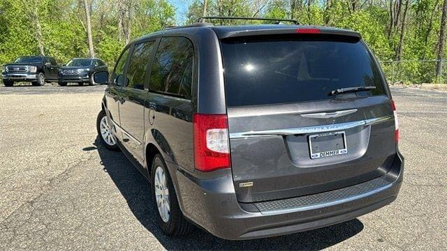 2015 chrysler town & country touring in wayne, michigan