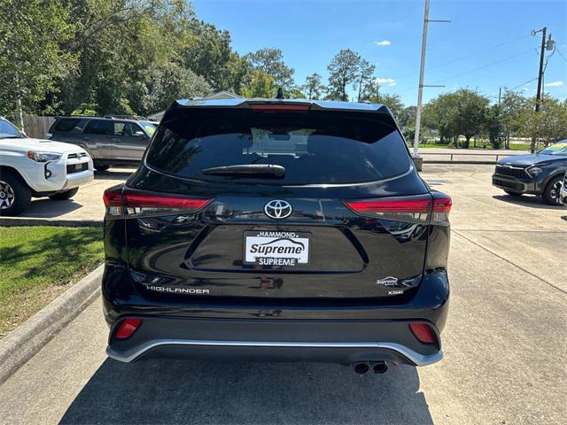2022 toyota highlander xse