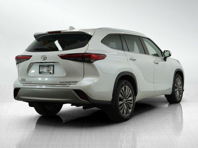 2022 toyota highlander platinum