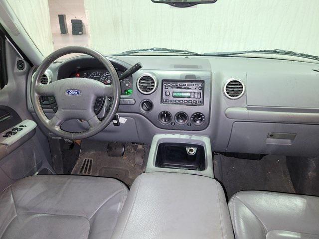 2004 ford expedition xlt