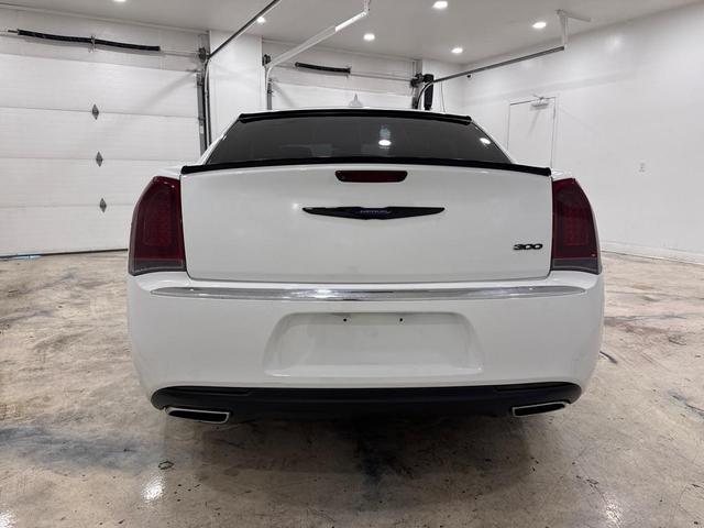 2019 chrysler 300 limited