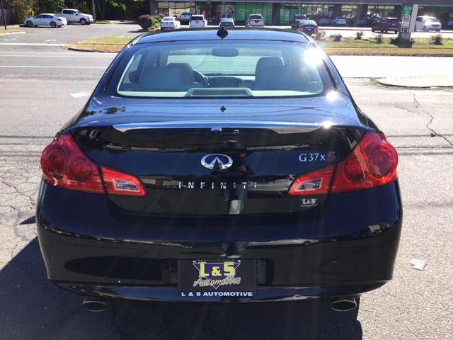 2011 infiniti g37x base