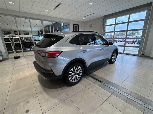 2022 ford escape titanium