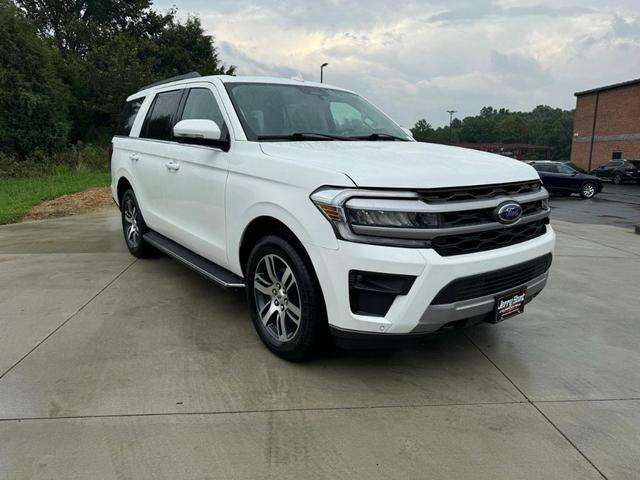 2022 ford expedition xlt