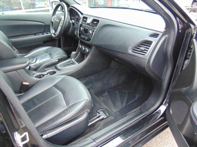 2013 chrysler 200 limited