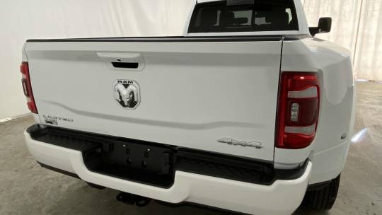 new 2024 ram 3500 limited crew cab 8' box 4wd