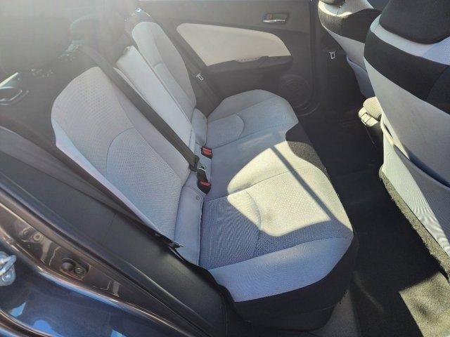 2022 toyota prius le