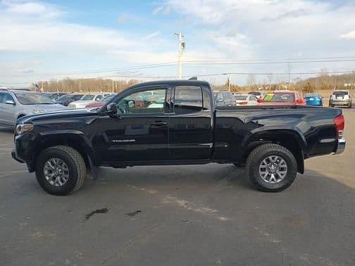 2017 toyota tacoma trd sport in defiance, ohio