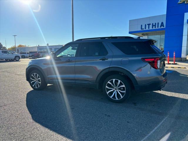 2022 ford explorer st