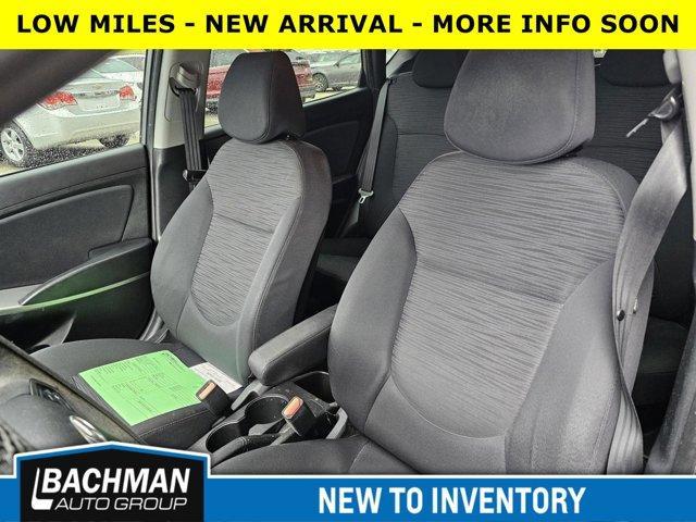 2016 hyundai accent se