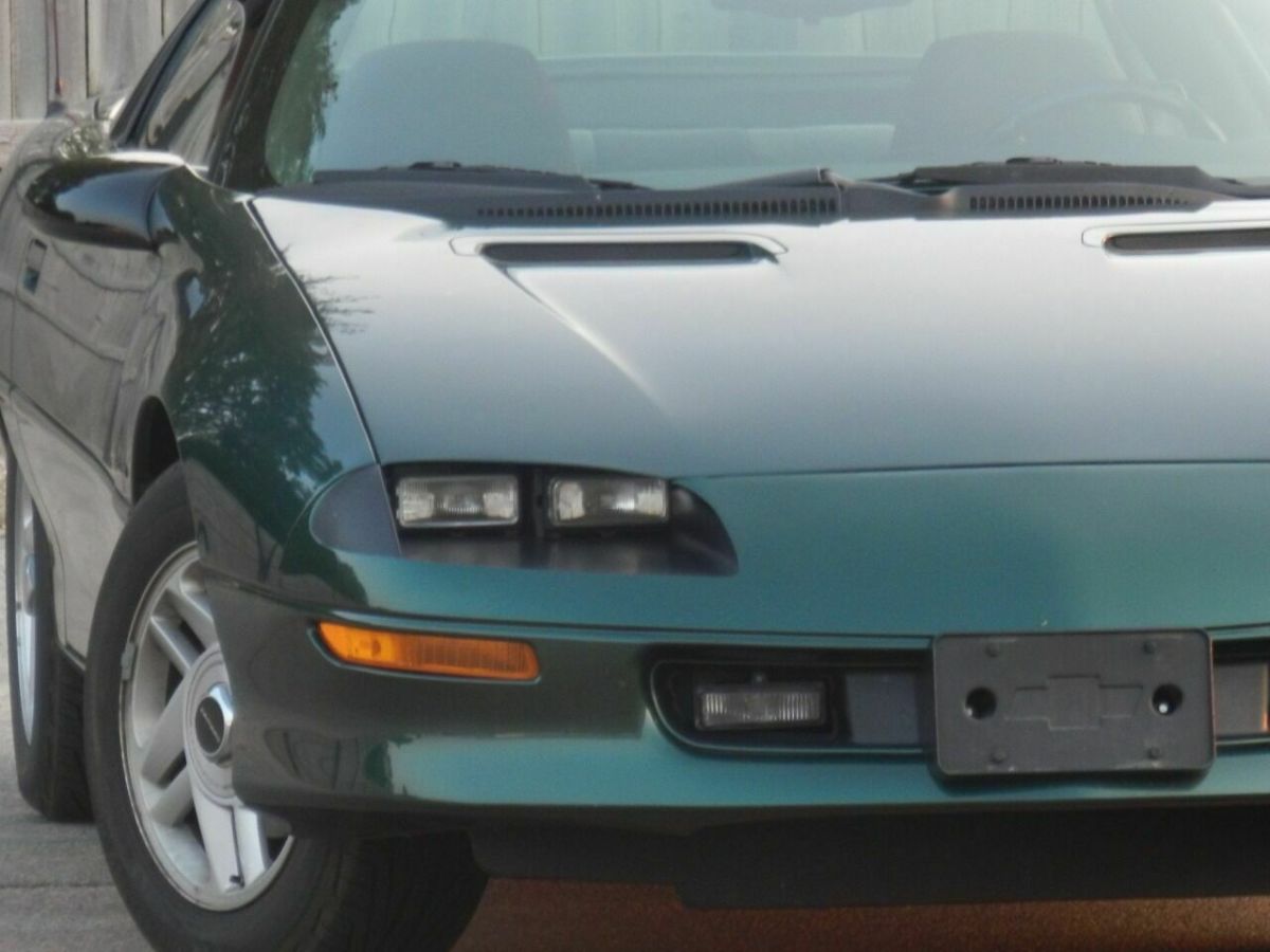 1994 chevrolet camaro base 2dr hatchback 102714 miles green hatchback 3.4l v6 ma
