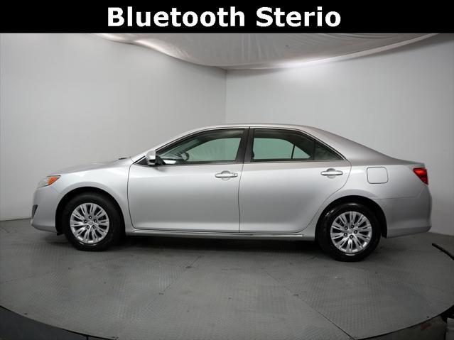 2014 toyota camry le