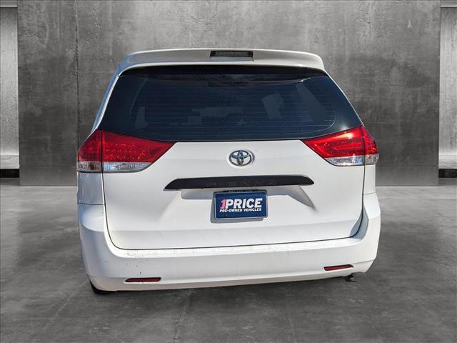 2013 toyota sienna se