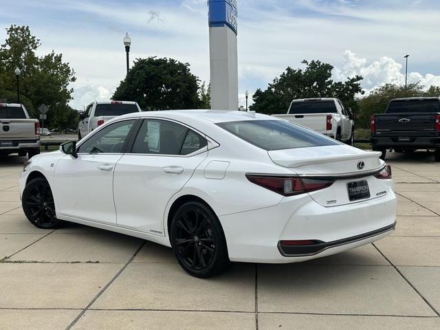 2022 lexus es 300h 300h