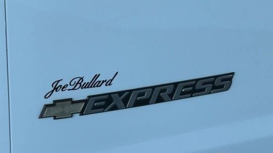 2023 Chevrolet Express ls
