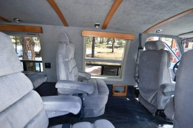 1991 dodge ram b-250 conversion van -- excellent condition!!!